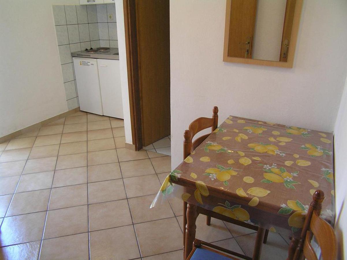 Apartment Vozab Pag Town